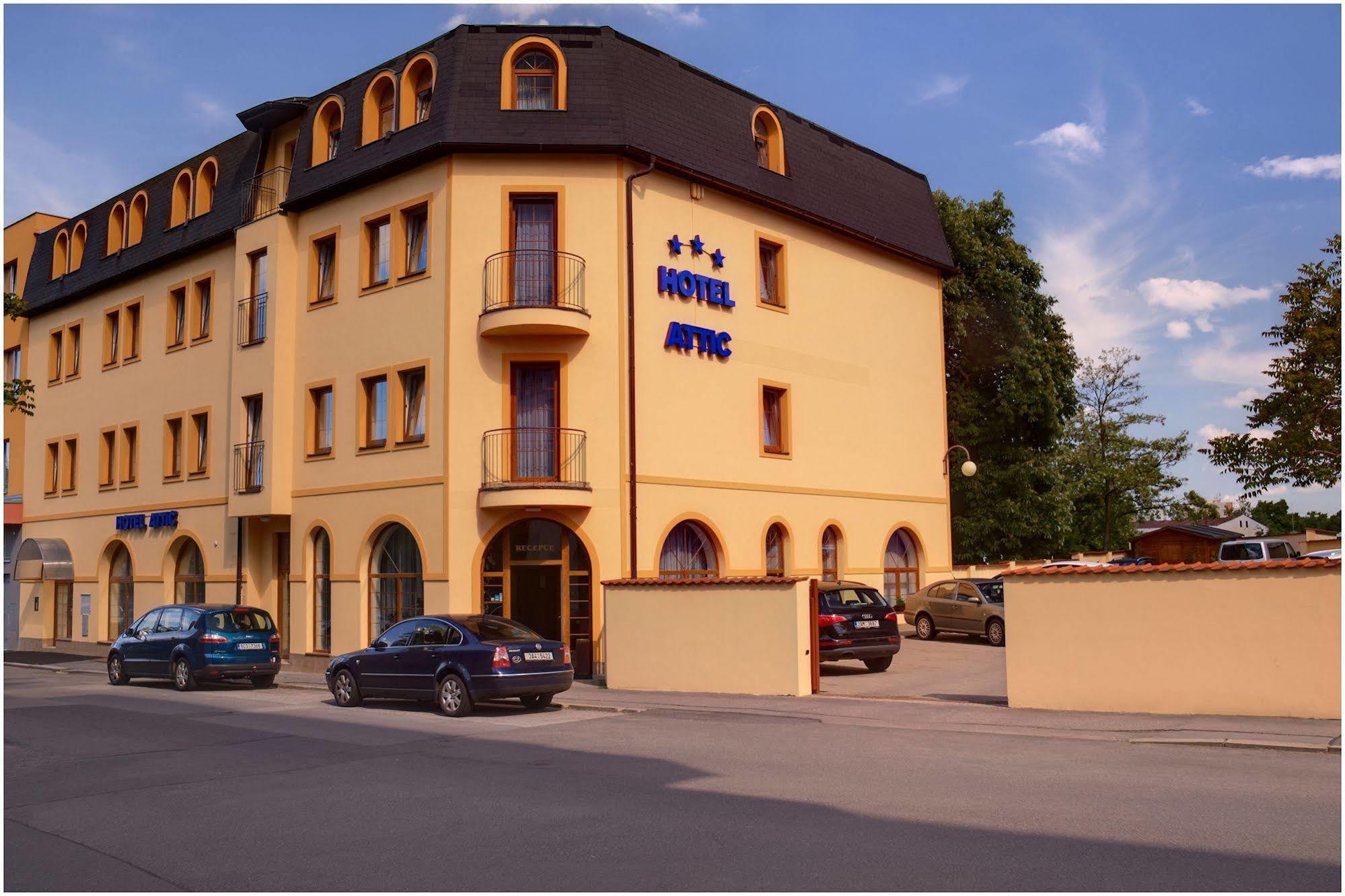 Attic Hotel Praga Exterior foto