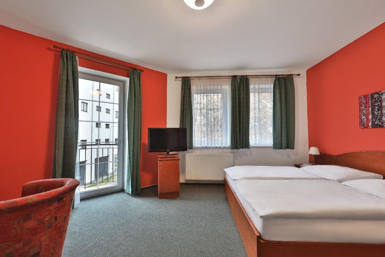Attic Hotel Praga Exterior foto