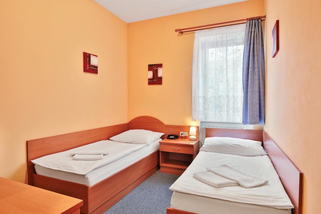 Attic Hotel Praga Exterior foto