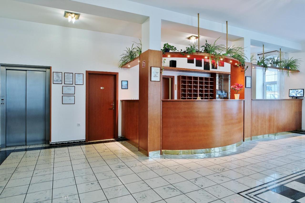 Attic Hotel Praga Exterior foto